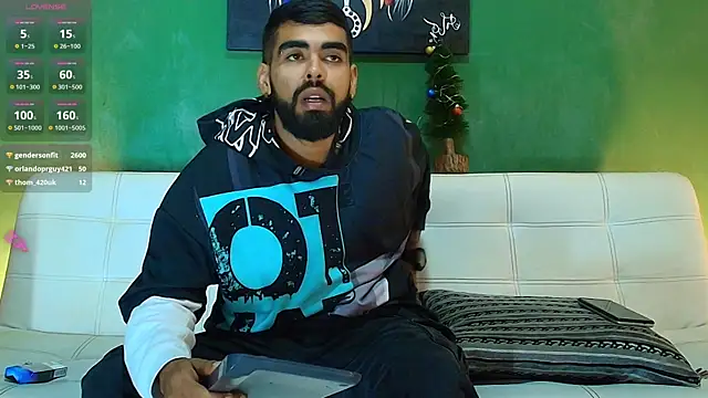 Snapshot of black_kameron_ chatting on December 2025 05:37:02 AM black kameron online show from December 2025 05:37:02 AM