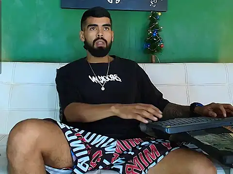 Snapshot of black_kameron_ chatting on December 2025 08:46:01 PM black kameron online show from December 2025 08:46:01 PM