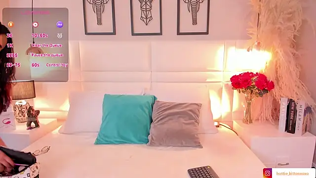 Snapshot of Ari_lynn_ chatting on November 2025 03:27:01 AM Ari lynn online show from November 2025 03:27:01 AM