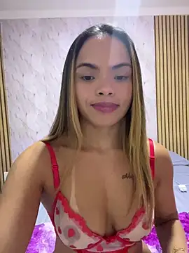 safadinhaquenteW online show from May 2026 01:05:02 PM