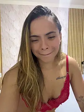 safadinhaquenteW online show from May 2026 02:12:01 PM