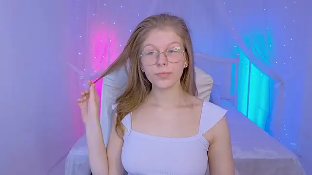 Snapshot of Angelie__Eyes chatting on November 2025 03:27:02 PM Angelie Eyes online show from November 2025 03:27:02 PM