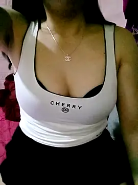 Snapshot of SansanCii chatting on November 2025 11:05:01 PM SansanCii online show from November 2025 11:05:01 PM