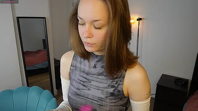 NeonyMuse online show from November 2025 10:36:01 AM