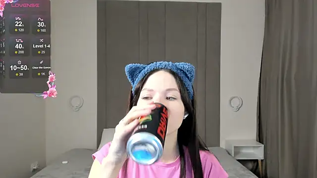 Snapshot of ChillGato chatting on November 2025 01:33:01 AM ChillGato online show from November 2025 01:33:01 AM