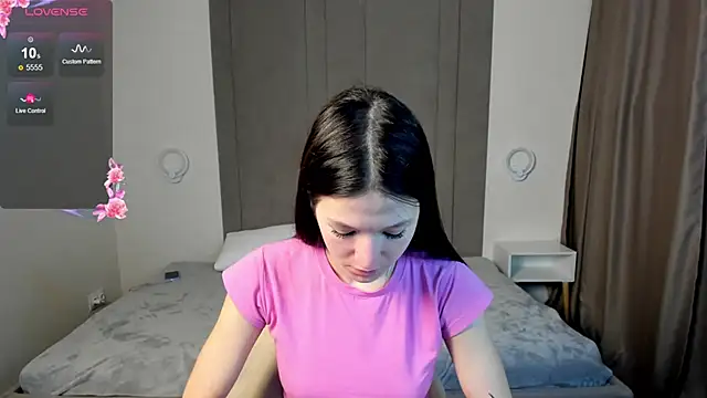 Snapshot of ChillGato chatting on November 2025 01:33:02 AM ChillGato online show from November 2025 01:33:02 AM