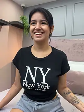 1evelinewood online show from February 2025 02:54:02 PM