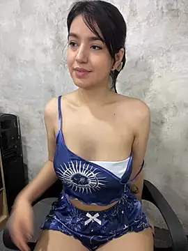 1evelinewood online show from March 2025 02:26:02 PM