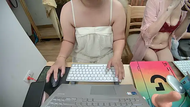 Snapshot of Hanna_Mina chatting on October 2025 02:12:02 AM Hanna Mina online show from October 2025 02:12:02 AM