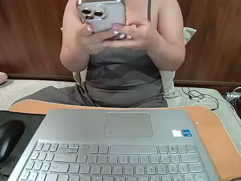 Snapshot of Hanna_Mina chatting on December 2025 02:42:01 AM Hanna Mina online show from December 2025 02:42:01 AM