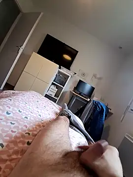 Snapshot of nico33000a chatting on December 2025 09:35:02 AM nico33000a online show from December 2025 09:35:02 AM