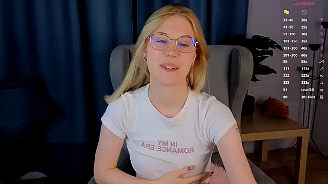 Snapshot of lovedrope chatting on October 2025 05:25:01 PM lovedrope online show from October 2025 05:25:01 PM