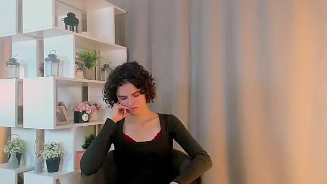 KrystenVanhuss online show from October 2025 09:09:01 AM