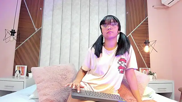 Mariana-Torres online show from December 2025 12:25:01 PM