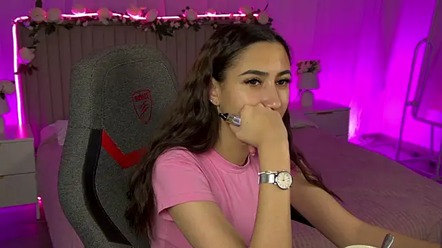 Snapshot of RebeckaThornton chatting on November 2025 03:18:02 PM RebeckaThornton online show from November 2025 03:18:02 PM