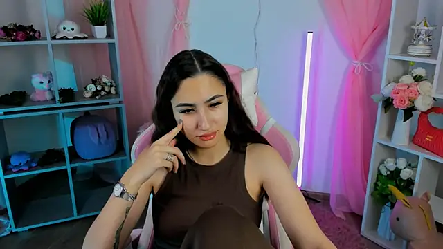 Snapshot of RebeckaThornton chatting on November 2025 12:39:02 PM RebeckaThornton online show from November 2025 12:39:02 PM