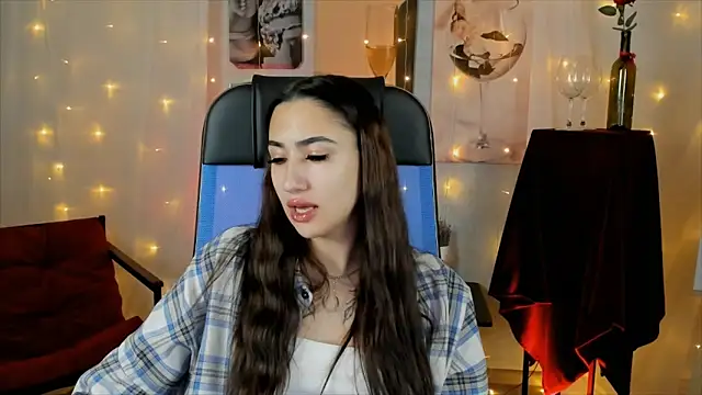 Snapshot of RebeckaThornton chatting on December 2025 09:58:02 AM RebeckaThornton online show from December 2025 09:58:02 AM