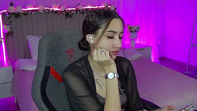 Snapshot of RebeckaThornton chatting on December 2025 07:47:02 AM RebeckaThornton online show from December 2025 07:47:02 AM