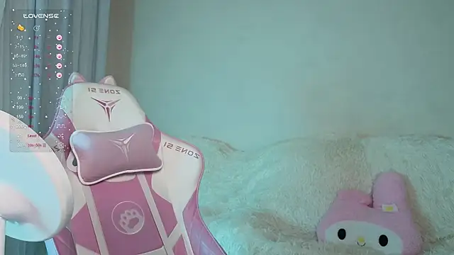 Snapshot of MiranaLieberttt chatting on November 2025 09:47:01 PM MiranaLieberttt online show from November 2025 09:47:01 PM