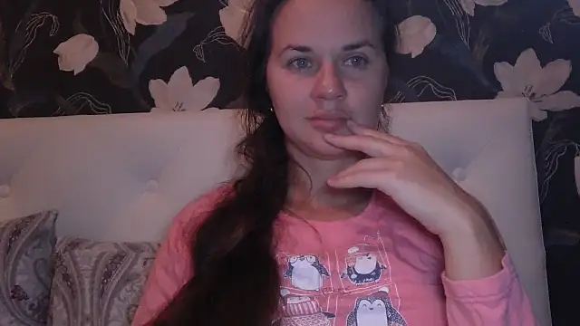 GiaaCaranggi online show from October 2025 07:03:02 PM