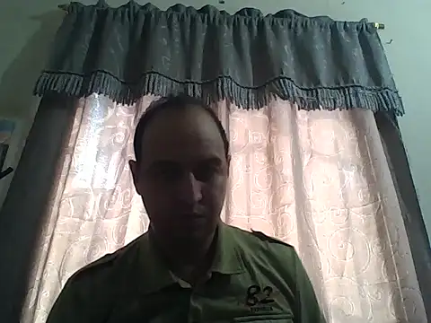 sacarlettareyo online show from October 2025 05:52:01 PM