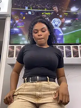 Snapshot of Valerii_smithh chatting on November 2025 07:58:01 PM Valerii smithh online show from November 2025 07:58:01 PM