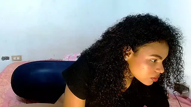 Snapshot of Valerii_smithh chatting on December 2025 12:05:01 AM Valerii smithh online show from December 2025 12:05:01 AM