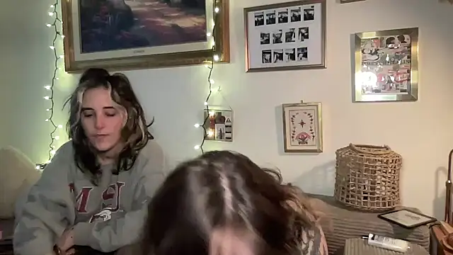 Snapshot of lill_daddysgirl chatting on December 2025 04:23:02 PM lill daddysgirl online show from December 2025 04:23:02 PM