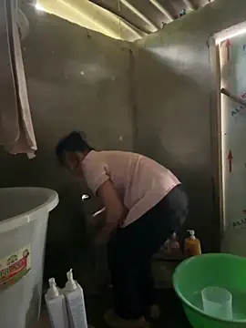 Linh-xxx online show from October 2025 06:27:02 AM