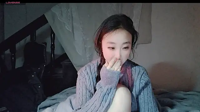 hyp0crite online show from November 2025 03:45:01 PM