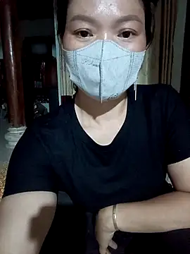 Snapshot of nat-tri chatting on October 2025 11:35:01 AM nat-tri online show from October 2025 11:35:01 AM