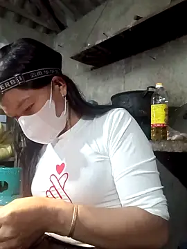 Snapshot of nat-tri chatting on November 2025 10:24:01 AM nat-tri online show from November 2025 10:24:01 AM