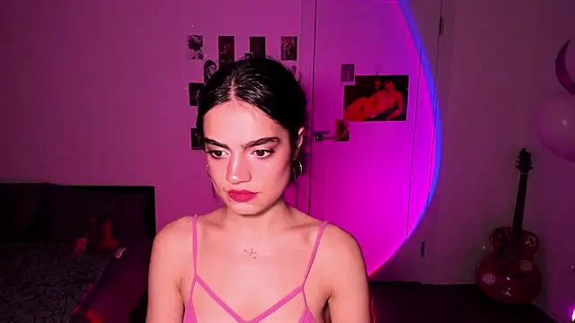 Snapshot of nightfloatt chatting on October 2025 09:44:01 PM nightfloatt online show from October 2025 09:44:01 PM