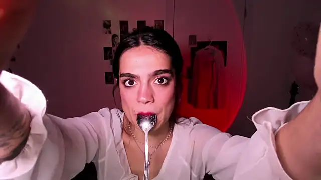 Snapshot of nightfloatt chatting on November 2025 08:43:02 PM nightfloatt online show from November 2025 08:43:02 PM