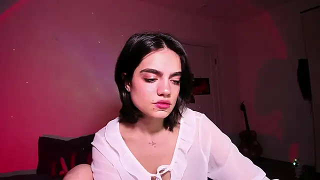 Snapshot of nightfloatt chatting on December 2025 06:04:01 PM nightfloatt online show from December 2025 06:04:01 PM