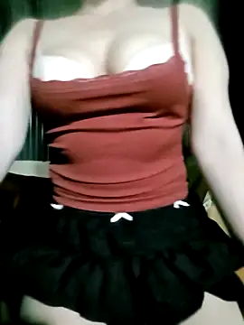 Snapshot of LalayCii chatting on October 2025 11:33:02 AM LalayCii online show from October 2025 11:33:02 AM