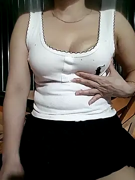 Snapshot of LalayCii chatting on October 2025 12:55:01 AM LalayCii online show from October 2025 12:55:01 AM