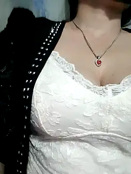 Snapshot of LalayCii chatting on October 2025 05:13:02 PM LalayCii online show from October 2025 05:13:02 PM