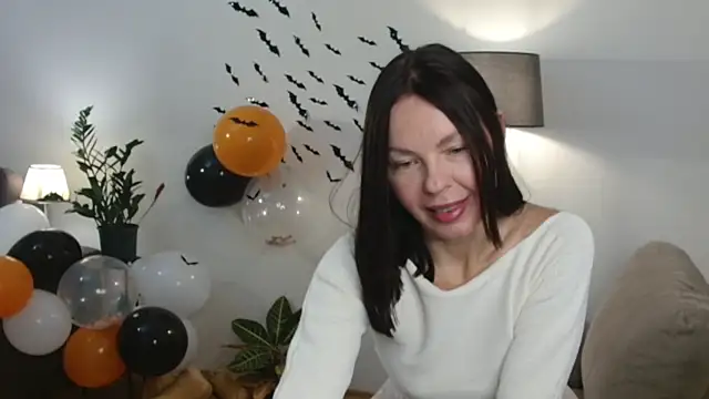 Snapshot of LittleNicolee chatting on October 2025 02:56:02 PM LittleNicolee online show from October 2025 02:56:02 PM