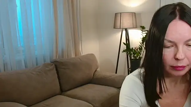 LittleNicolee online show from January 2026 01:02:01 PM