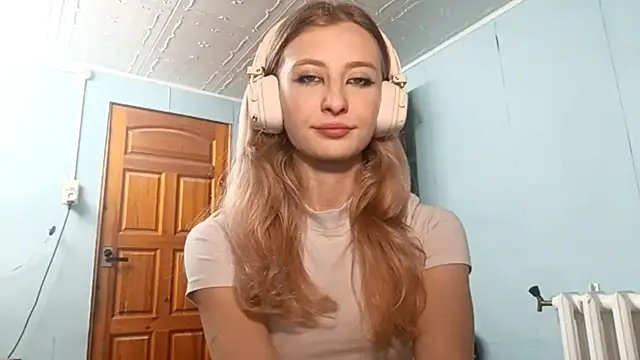 Snapshot of AmeliLia chatting on October 2025 03:02:02 PM AmeliLia online show from October 2025 03:02:02 PM