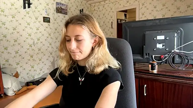 AmeliLia online show from March 2026 10:21:02 AM