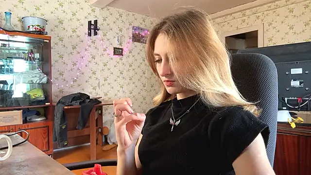 AmeliLia online show from March 2026 11:27:01 AM