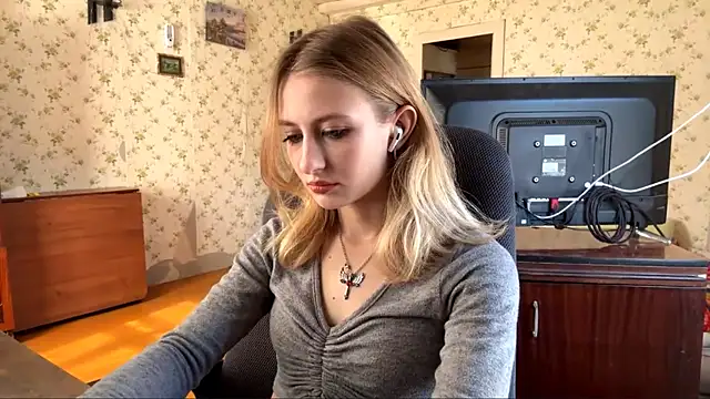 AmeliLia online show from March 2026 09:37:02 AM