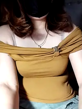 YiyinLy online show from October 2025 09:16:02 PM