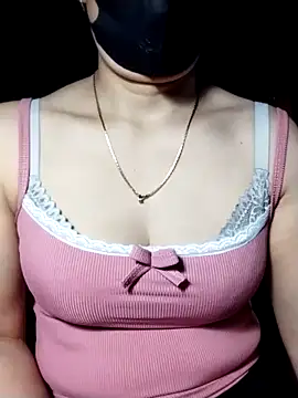 YiyinLy online show from November 2025 02:57:01 AM