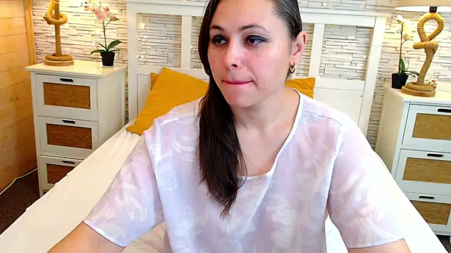 Snapshot of Soft_Lilly chatting on November 2025 06:13:01 AM Soft Lilly online show from November 2025 06:13:01 AM