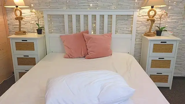 Soft Lilly online show from May 2026 05:02:02 AM