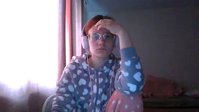 LuckySLove online show from June 2026 05:25:01 PM