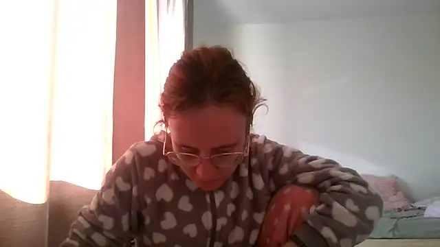 LuckySLove online show from June 2026 04:33:01 PM